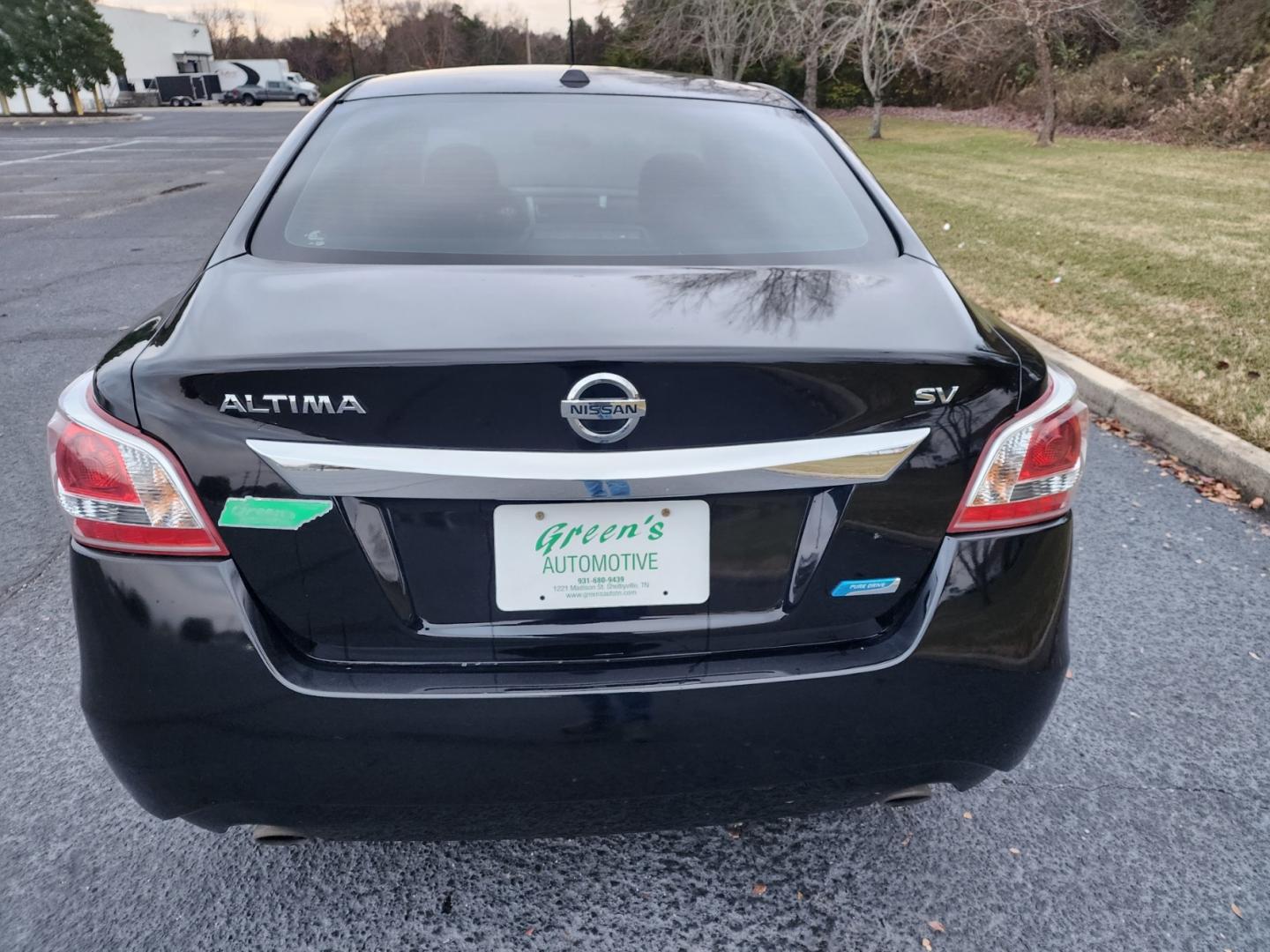 2013 BLACK /Black Nissan Altima 2.5 SV (1N4AL3AP2DC) with an 2.5L L4 DOHC 16V engine, Automatic transmission, located at 1221 Madison St., Shelbyville, TN, 37160, (931) 680-9439, 0.000000, 0.000000 - Photo#2
